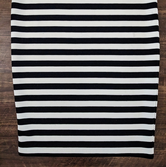 Necessary Objects Black White Pencil Skirt - Picture 7 of 9